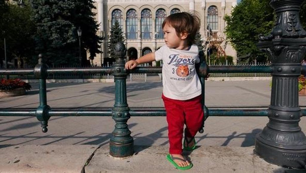 Gemes! Lucunya El Barack, Putra Jessica Iskandar saat Liburan Gemes! Lucunya El Barack, Putra Jessica Iskandar saat Liburan