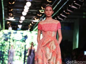 35 Desainer & Label Fashion Ramaikan Plaza Indonesia Fashion Week ke-10
