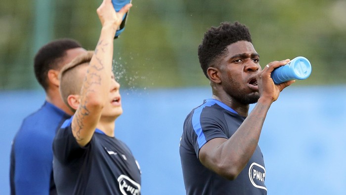 Barca Resmikan Transfer Umtiti