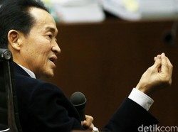 Rekaman CCTV Diputar, Ayah Mirna: Jessica Garuk-garuk Tuh!