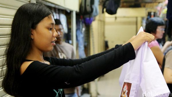 Jelang Tahun Ajaran Baru, Seragam Sekolah Mulai Diburu