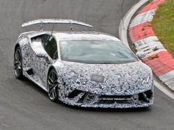 Lamborghini Huracan Tercepat Unjuk Gigi