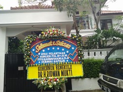 Karangan Bunga Berdatangan ke Rumah Komjen Tito Jelang Pelantikan Jadi Kapolri