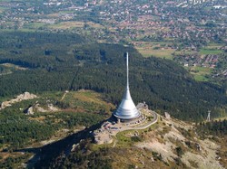 Ini Hotel Atau Pesawat Luar Angkasa?