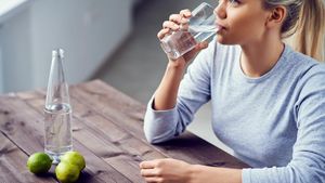 7 Transformasi Orang dari Gemuk Jadi Langsing karena Diet Air Putih