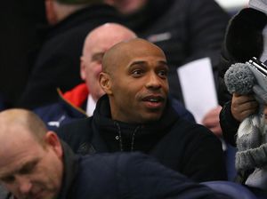 Disebut Akan Gantikan Wenger, Henry: Saya Masih Belajar Jadi Manajer