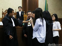 Lihat Sisa Kopi Mirna, Resepsionis Kafe Olivier: Apa Itu Kuning-Kuning?