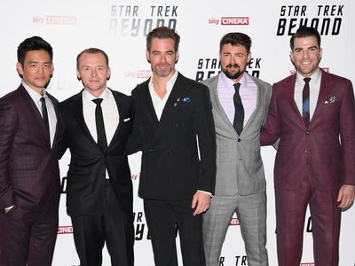 Para Pria Tampan dan Gagah di Star Trek Beyond