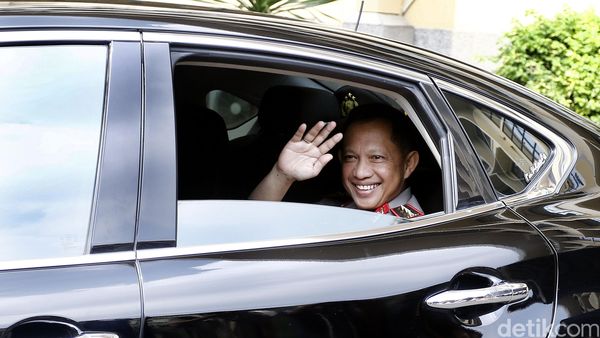Siap Dilantik, Komjen Tito Menuju Istana