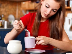 Pengganti Gula, Konsumsi Pemanis Buatan Bisa Turunkan BB dan Risiko Diabetes