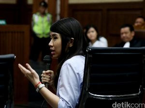 Cicipi dan Telan Kopi Mirna, Hani: Tenggorokan Saya Pedas