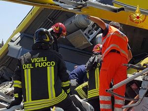 2 Kereta Tabrakan di Italia, 20 Orang Tewas