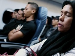 5 Tips Tidur Enak di Pesawat