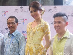 Agustus, Desainer Ferry Sunarto Perkenalkan Kebaya ke Publik Rusia
