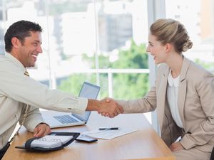 Tips Negosiasi Gaji untuk Fresh Graduate Dapat Gaji Tinggi dari Pakar HRD Tips Negosiasi Gaji untuk Fresh Graduate Dapat Gaji Tinggi dari Pakar HRD