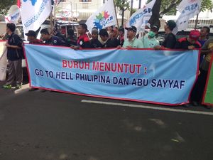 Buruh Demo Kedubes Filipina di Menteng, Minta ABK yang Disandera Dibebaskan