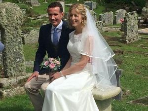 Pengantin Ini Menikah dengan Veil Warisan Berusia 200 Tahun Pengantin Ini Menikah dengan Veil Warisan Berusia 200 Tahun