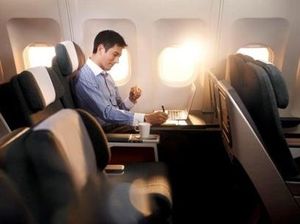 Cathay Pacific Bebaskan Penumpang Pakai Masker, Tapi Ada Syaratnya