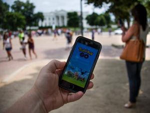 Cerita Ayu Kejar Pokemon: Jangan Korbankan Keselamatan!