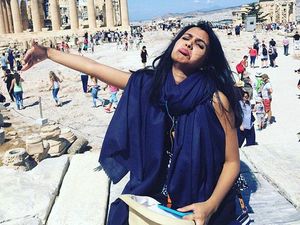 Jadi Viral, Foto-foto Lucu Wanita yang Terpaksa Bulan Madu Tanpa Suami