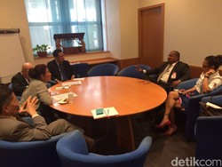 Terinspirasi Menteri Susi, Republik Palau Juga Bakar Kapal Illegal Fishing