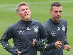 Matthaeus Sarankan Schweinsteiger dan Podolski Pensiun dari Timnas