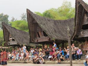 Libur Usai Lebaran ke Danau Toba, Ada Apa di Samosir? Libur Usai Lebaran ke Danau Toba, Ada Apa di Samosir?
