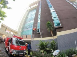 Ruangan Gedung Kejati Jatim Penuh Asap, Acara Hari Bakti Adhyaksa ke 56 Terganggu