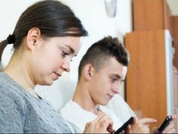 Sekolah Kirim SMS dengan Wali Murid, Nilai Matematika Siswa Meningkat