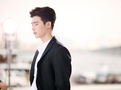 Pertemuan Berdarah Han Hyo Joo dan Lee Jong Suk di W