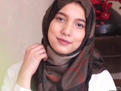 Tutorial Hijab Simpel Tanpa Ciput dari Desainer Jenahara Nasution