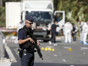 Google, Facebook, Twitter Bantu Akses Informasi Tragedi Nice