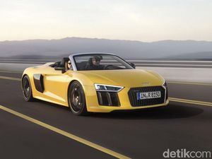 Audi R8 VS Mainan Remot Kontrol Audi R8 VS Mainan Remot Kontrol