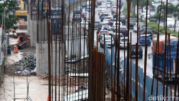 Pekerja Proyek Infrastruktur Masih Libur