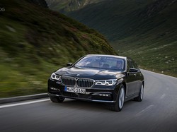 BMW Seri 7 Tersedia Versi Plug-in Hybrid