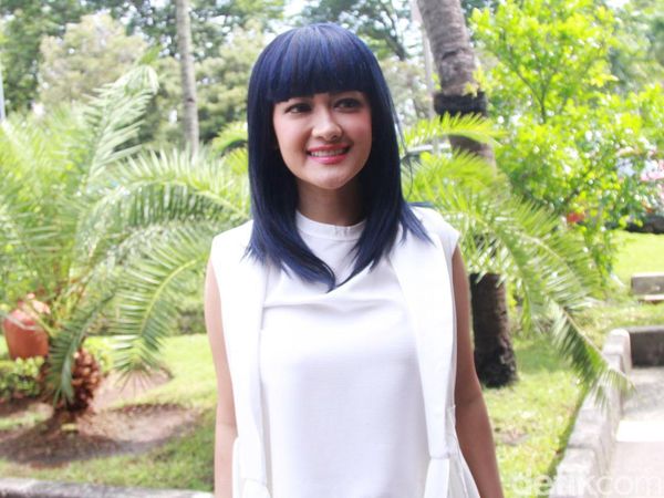 Happy! Julia Perez Rayakan Ultah ke-36