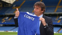 Chelsea mendapatkan Conte pada 3 Juli 2016. Tapi, The Blues belum bisa memperkenalkan manajer anyarnya karena masih bertugas melatih timnas Italia di Piala Euro 2016. (Foto: Getty Images/Steve Bardens)