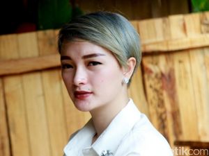 Ini yang Bikin Zaskia Gotik Grogi Saat Manggung