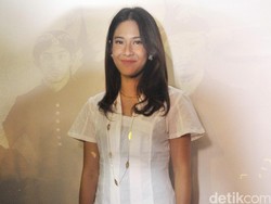 Seputar Dian Sastro yang Anaknya Autis