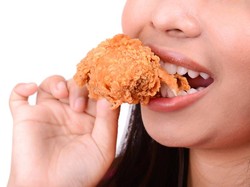 Etiket Makan Ayam Goreng, Pakai Tangan Tapi Tetap Sopan