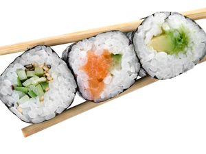 Penggemar Sushi Perlu Tahu Rahasia Soal Sushi dari Para Sushi Chef Ini (1)