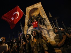 Kudeta Militer di Turki: Pesawat F16 Pro Pemerintah Tembak Heli