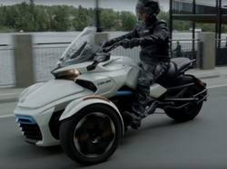 Can-Am Spyder Roda 3 Ini Berbekal Hybrid