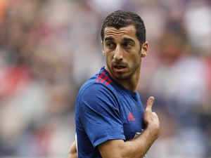 Mkhitaryan Kesulitan di MU karena Tak Fit
