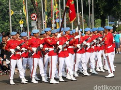 Serasa di Inggris, Upacara Pergantian Penjaga di Istana Negara Jakarta