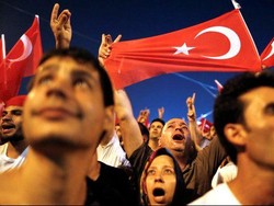 Diduga Terlibat Upaya Kudeta, 7.850 Polisi Turki Diskorsing