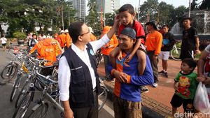 Mendikbud Kampanye Gerakan Antar Anak di Hari Pertama Sekolah