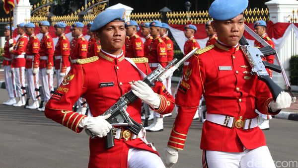 Serah Terima Jaga Paspampres Istana