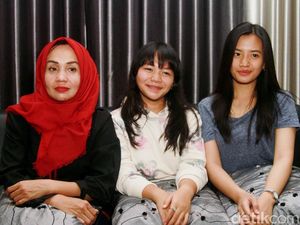Amel Carla Bersama Sang Ibu dan Kakak Amel Carla Bersama Sang Ibu dan Kakak