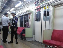 Kaca Gerbong Wanita KRL Pecah Dilempar Batu Saat Masuk Stasiun Citayam